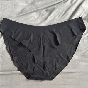 SOLD - NWOT SKIMS Black Seamless Underwear size xl